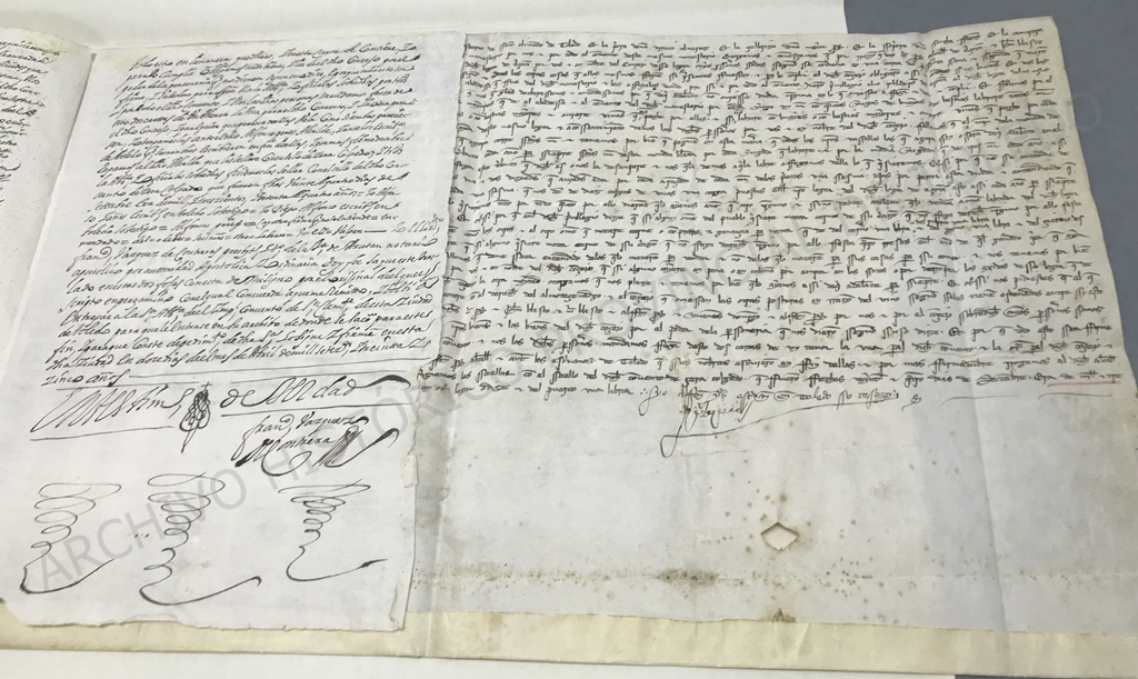 AHPTO1's tweet photo. Cuando la letra medieval ya no la entendía casi nadie. Esta semana, en el #AHPTO, documentos medievales y sus transcripciones del XVIII: https://t.co/3yBuvZ1bIn #archivos https://t.co/N3uC3i7esL