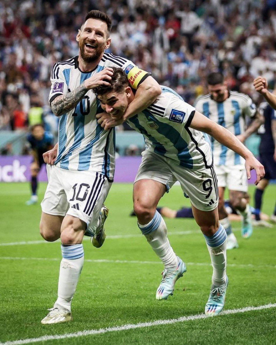 WeAreMessi's tweet photo. Happy Birthday, Julian Alvarez 🕷️ https://t.co/RhjZUa10x9