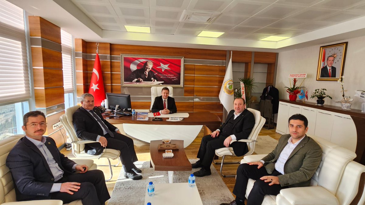 Ankara Orman İşletme Müdürü olarak atanan Sn. Mustafa Gökhan Us'a 'hayırlı olsun' ziyaretinde bulunarak yeni görevinde başarılar diledik.