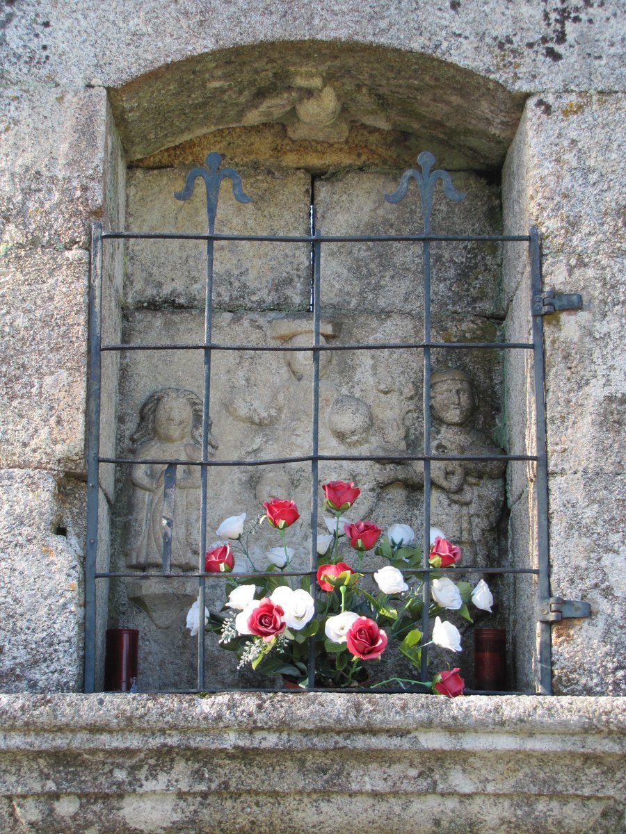Portas do Xurés (@portasdoxures) on Twitter photo Detalle do peto de Ánimas do Rañadoiro (#Muíños #RBTGX #Ourense) #arquitecturatradicionalgalega #petodeánimas <a href="/apatrigal/">Asociación para a defensa do Patrimonio Galego</a> Detalle do peto de Ánimas do Rañadoiro (#Muíños #RBTGX #Ourense) #arquitecturatradicionalgalega #petodeánimas <a href="/apatrigal/">Asociación para a defensa do Patrimonio Galego</a>
