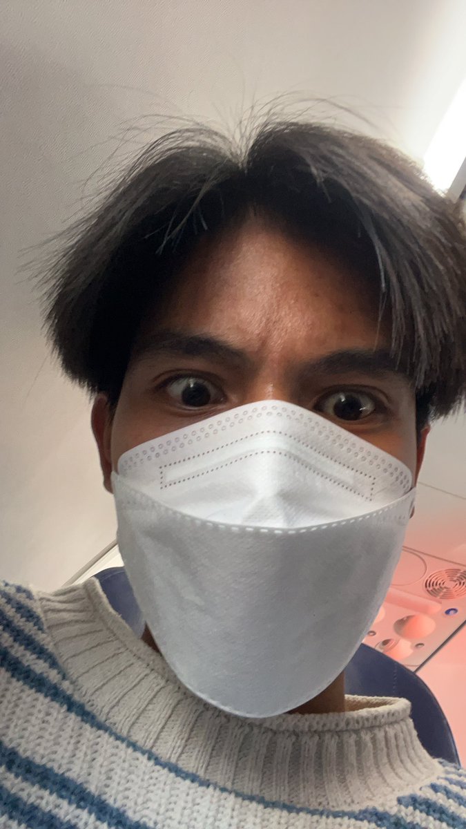 วันนี้ได้มาขึ้นเครื่องครั้งแรกกในชีวิต จะร้องไห้T_T ไม่ใช่ดีใจนะ กลัวเครื่องบินตกอ่า~~ขอให้พี่ๆคนสวยอธิษฐานเผื่อสมรักด้วยนะ ให้เดินทางปลอดภัย ลุยโล้ดดด