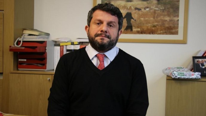 Can Atalay: Türkiye bu kuralsızlık, hukuksuzluk deli gömleğine sığmayacak etelgraf.com/can-atalay-tur… <a href="/etelgraf/">Telgraf</a> aracılığıyla