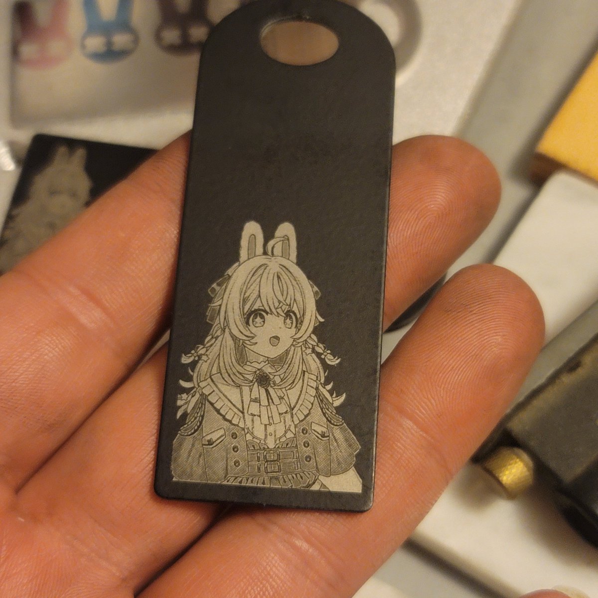 Tonight during the Pippa stream: Pocket Pippa for my keychain. Made of powdercoated stainless steel. Lookin forward to getting some more of these done with different artwork.
.
.
Also been working on stuff for the patreon bros to test out.