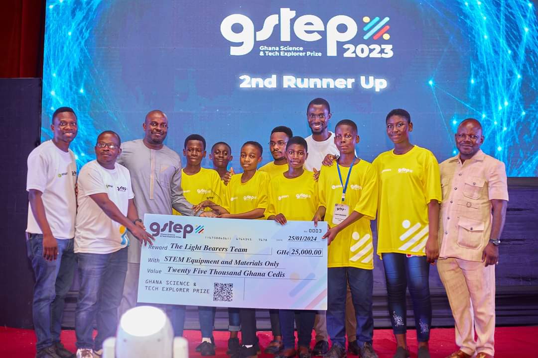 Foundation_DO's tweet photo. Congratulations to The Light Bearers on coming third in the 2023 GSTEP Challenge.

We are impressed with your effort in making an impact in your community with the knowledge and skills received through the GSTEP programme. Ayekoo!
 
#GSTEPChallenge #STEM https://t.co/s6nKlOTacY