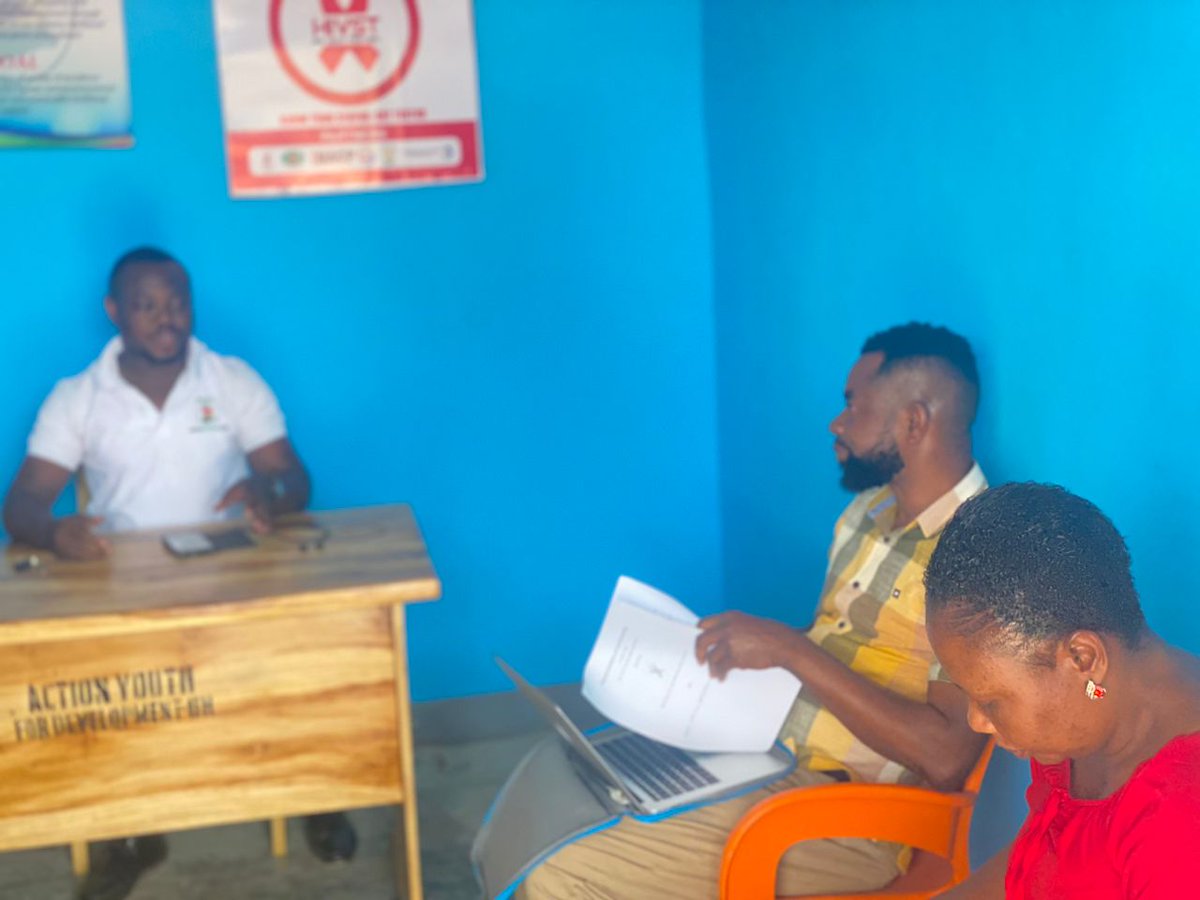 ActionYout7989's tweet photo. Monitoring visit by the Regional HIV focal person, Bono East and the Kintampo North Municipal HIV focal person to @ActionYout7989, @NangaNyindam. This visit accorded us the opportunity to take stock of the HIV Self-Testing exercise in 2023.

 Thanks to @GHANET6 https://t.co/Oe67Chvodu