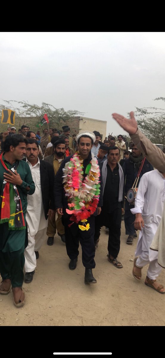 MalikMuzz's tweet photo. Zeri, one of the biggest towns in UC Vanjaari, was once dominated by PTI. Zeri now stands with @PPP_Org. https://t.co/Z0gpaKh9G6