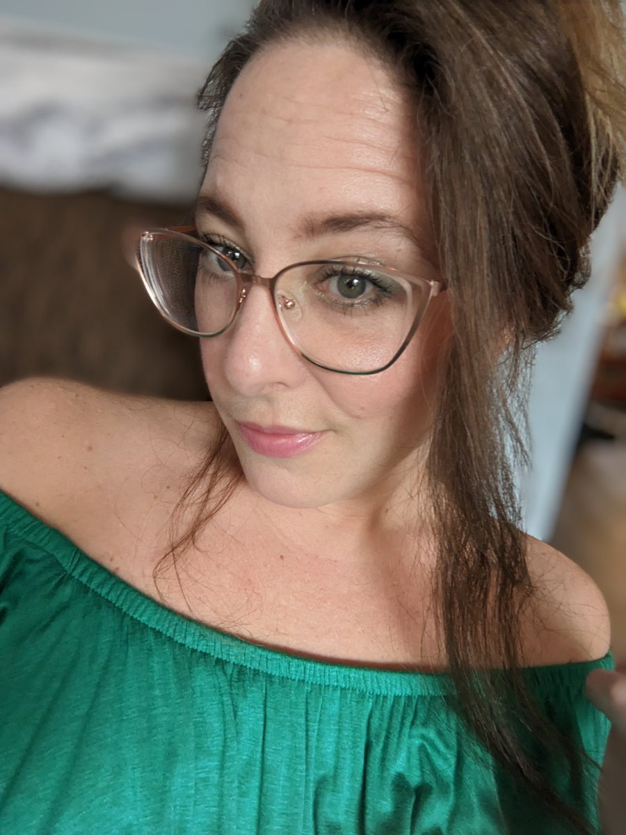 PollyPockets69's tweet photo. Oh yeah Hi, I always forget to post over here. Selfie Surprise https://t.co/QdleeMDS5C