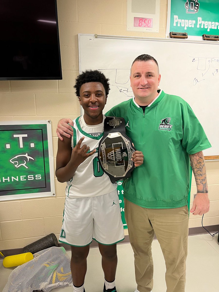 Never been more proud of a team than I am of my guys tonight! They handled adversity like young men ready for life. Love these kids!

Many were worthy but the #DeeUp Victory Belt winner is FRESHMAN Avant Riley! We asked AR to step up big time tonight &amp; he was ready!

#HAVOC #NLYC