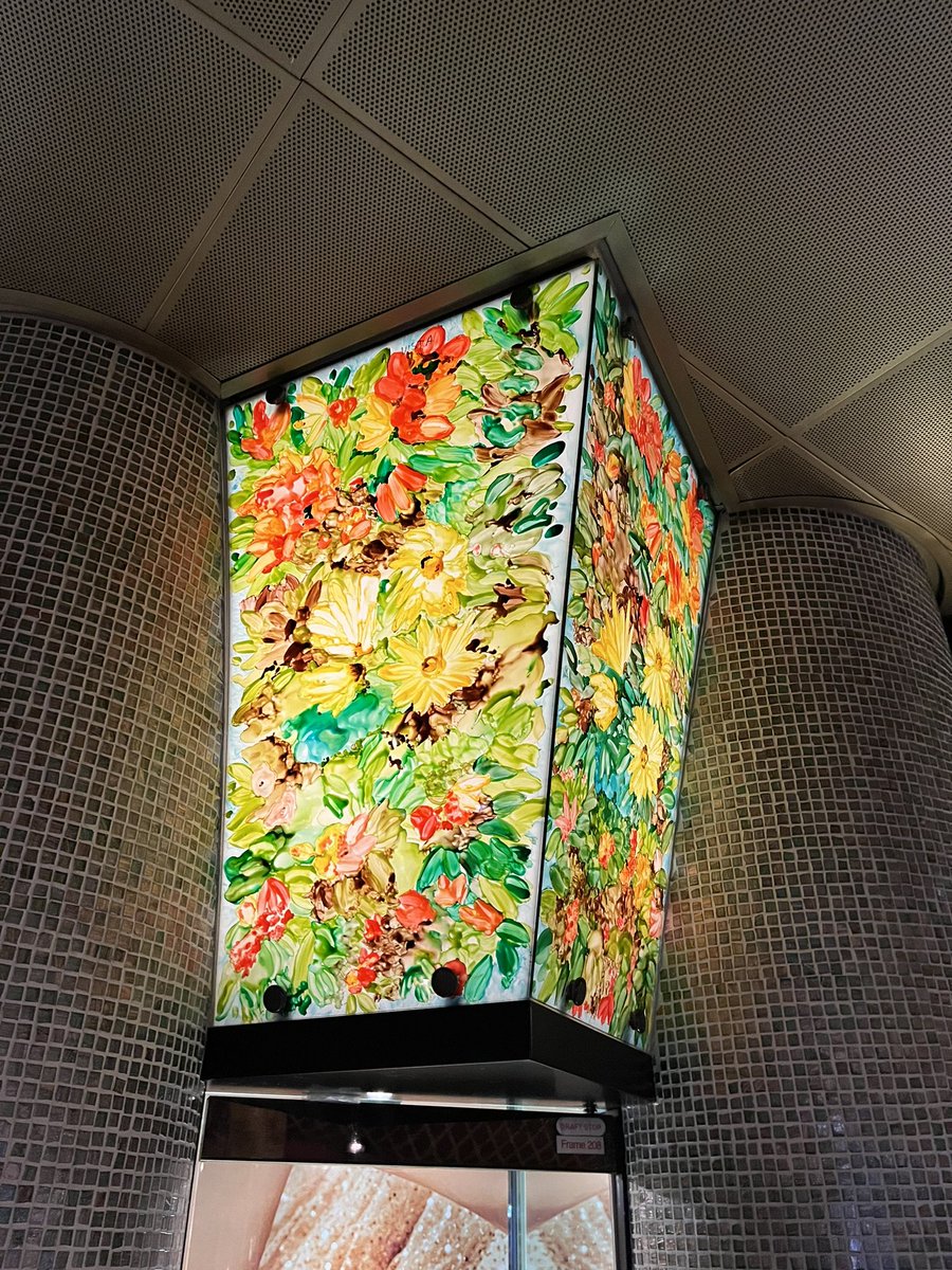 thiscruiselife's tweet photo. Older Carnival ships provide such an amazing window to cruising of the past. If you’ve been with us for a while, you know how much we love and celebrate Joe Farcus’ interior design work.
Carnival Conquest is truly a masterpiece. 💙
#carnivalconquest #joefarcus https://t.co/zlZZ7mUev5