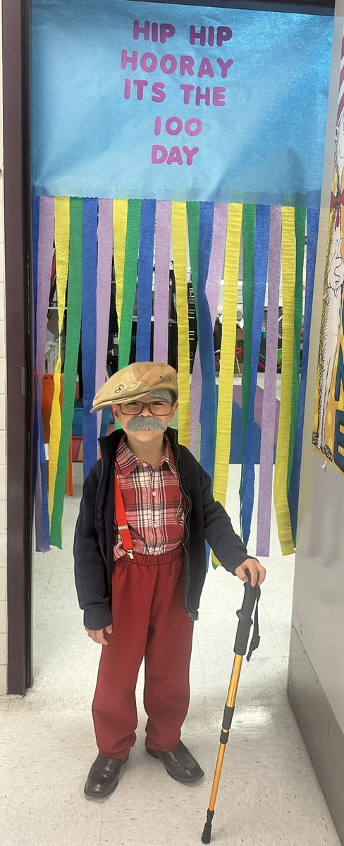 PCho_IES's tweet image. Happy 💯 Days of School! 🎉#KnightsChangeTheWorld 🌎   #ItsAnItuarteThing 🏰🧡💜