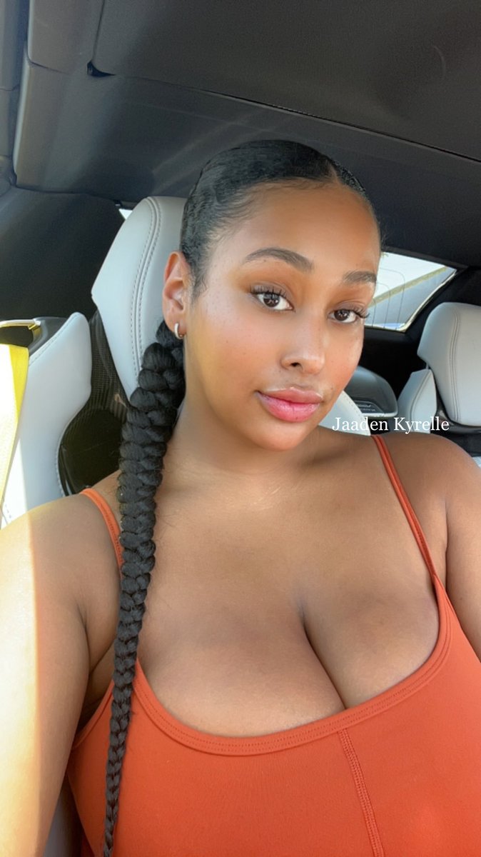 socialslut2's tweet photo. selfies for titty tuesday 🧡 t.coW...