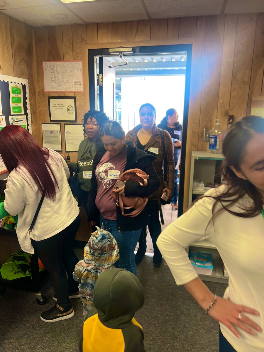 Sneed_FAME's tweet photo. Sneed Family Center is back in action! Join us for a Spring full of adventure. 
Thank you to all who joined us this morning. #welcomeback https://t.co/Bb2dElJkpq