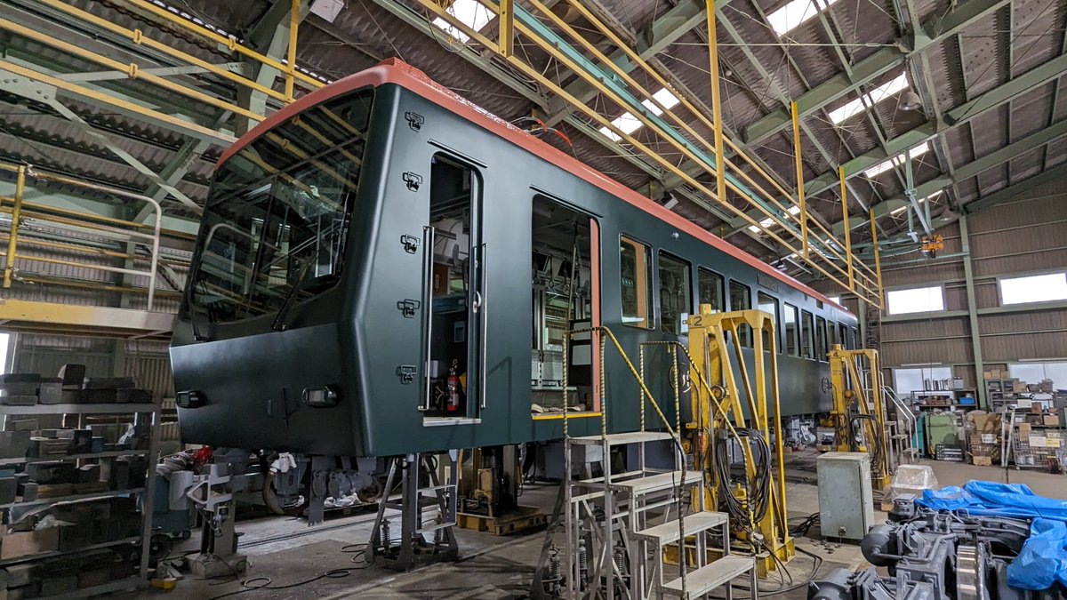 変更中 工場内で整備中の「ノスタルジック731 改」の様子です。 写真でも