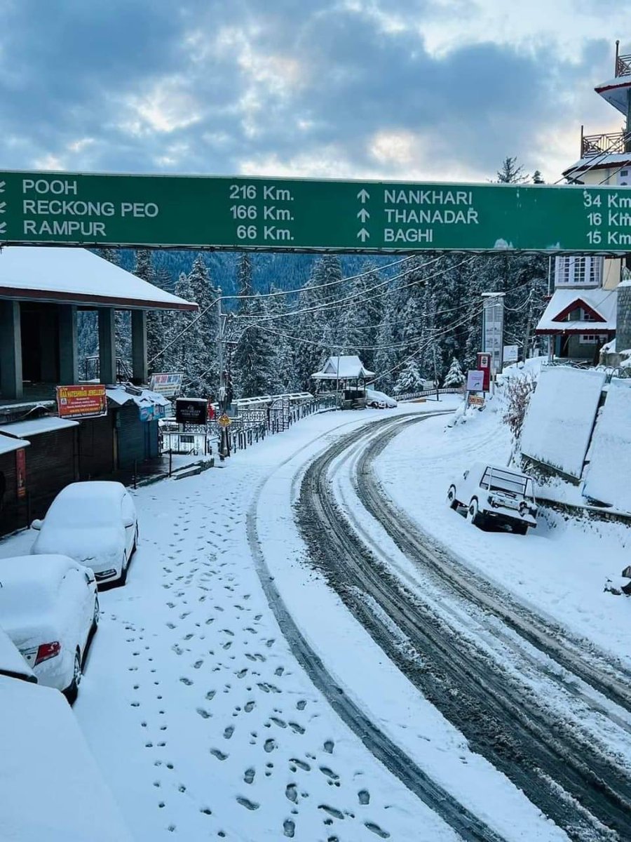dailyhimachal's tweet photo. #Snowfall #Shimla #Dailyhimachal https://t.co/Dlm3kdrhHS