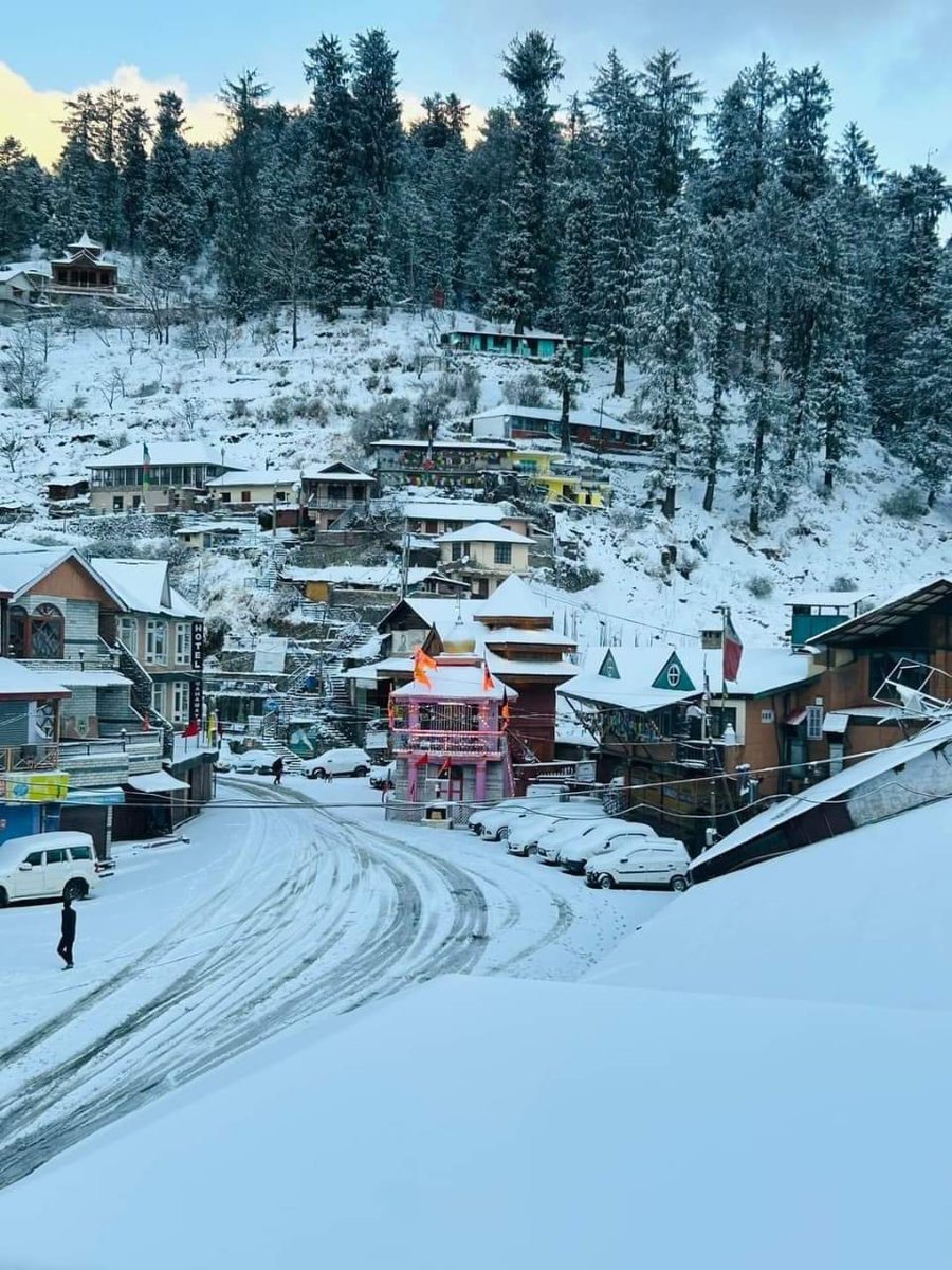 dailyhimachal's tweet photo. #Snowfall #Shimla #Dailyhimachal https://t.co/Dlm3kdrhHS