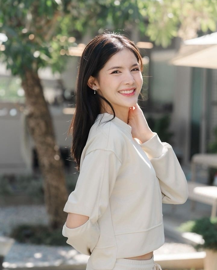 pakcaewy's tweet photo. Happy birthday ค่ะน้องกานต์ มีความสุขมากๆ นะคะ สุขภาพแข็งแรงๆ มีงานเยอะๆ ผลงานดังๆปังๆทุกเรื่อง มีคนรักเยอะๆแบบนี้ตลอดไป และที่สำคัญขอให้ สวย น่ารัก สดใส ตลก เป็นรอยยิ้ม ของแฟนคลับแบบนี้ตลอดไปนะคะ happy birthday ค่ะ  #กานต์ณัฐชา https://t.co/May2RPmz4S