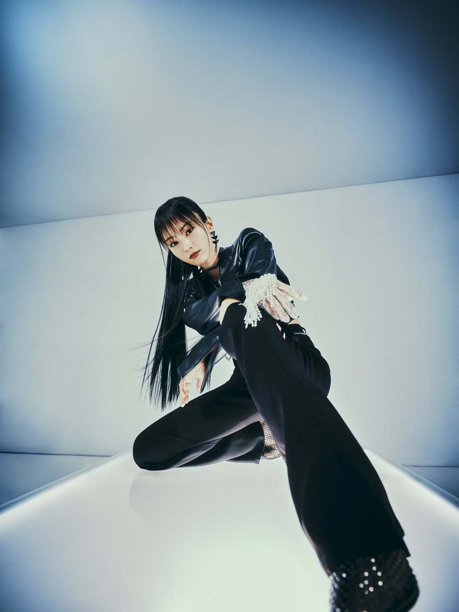 前回のアー写は各所で 「ブレてますが、こちらで合ってますか？」と