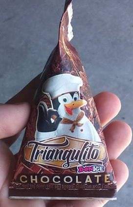 Yo sé que este helado es patrimonio cultural colombiano pero esta mierda sabía muy fea la verdad, que bueno que la descontinuaron, sinceramente no puedo creer que había gente que se lo compraba y lo comía por voluntad propia