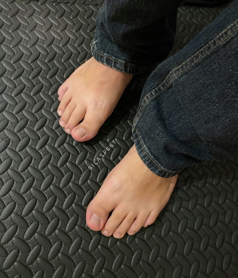 Silasf66t's tweet photo. @FeetFinder https://t.co/FyA1EzzAkW