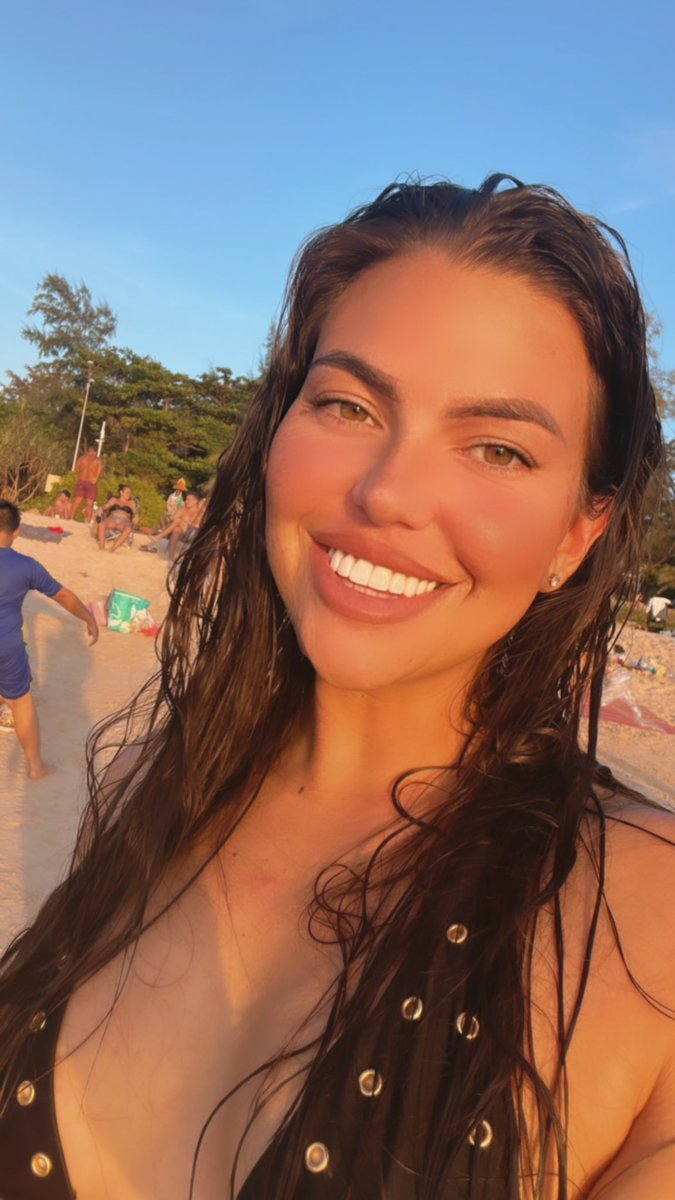 Madeleine Louise tweet media