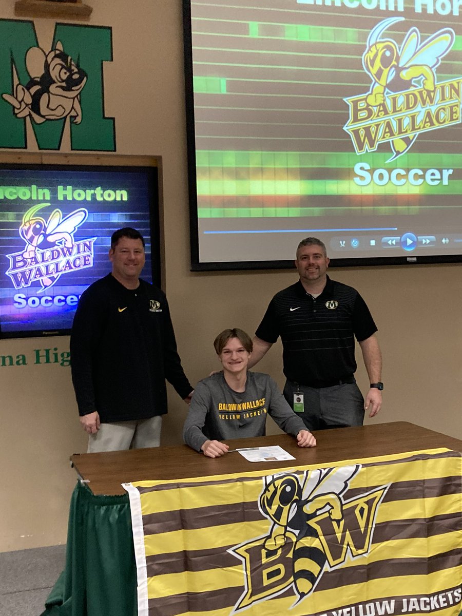 HortLinc's tweet photo. Thank you @BeesBoysSoccer and @medinaathletics for an amazing four years and a great signing day! Forever a bee! https://t.co/3ZFSG6fCKy