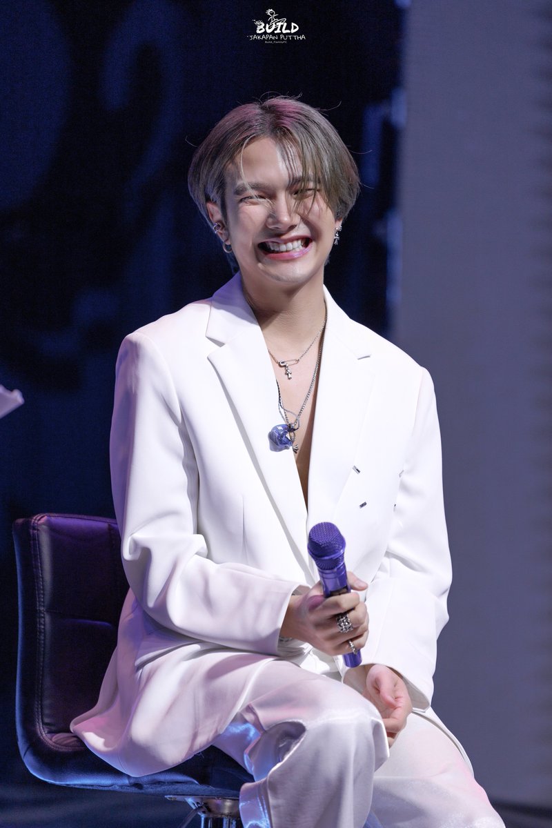 Build_FamilyFC's tweet photo. ยิ้มหวานๆ ขนาดนี้ อดใจไม่ไปเจอกันไหวหรอ 🥹🫶🏻

วันนี้วันสุดท้ายแล้วววววววว !!!!! 👇🏻👇🏻👇🏻

 🛒 https://t.co/3U7JVE8fC3

#BuildJakapan #Beyourluve @JakeB4rever #BEYOURLUVEFANSIGN2024 https://t.co/SP3ylq68pE