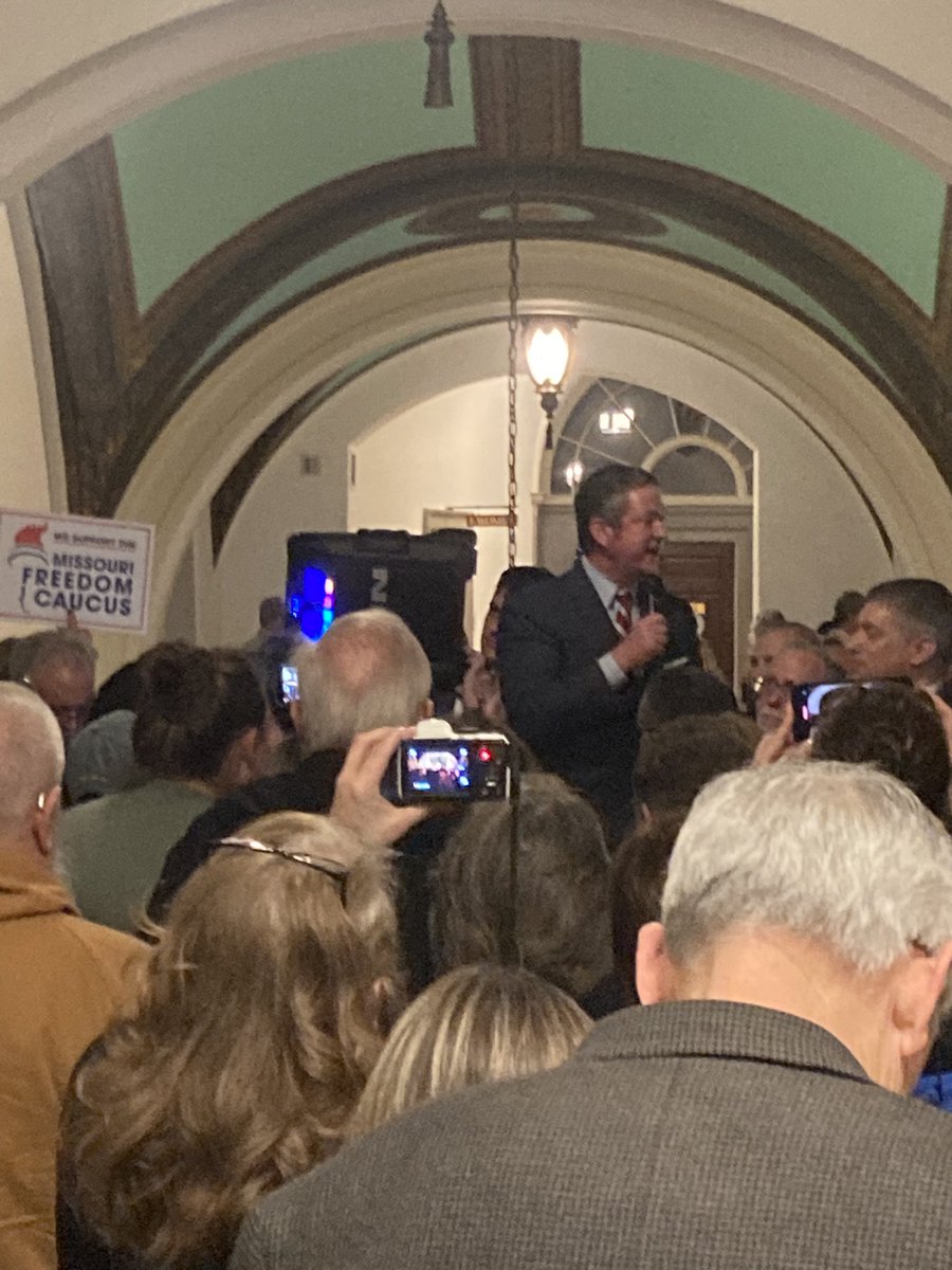 Great turnout today to support @MOFreedomCaucus in the Capitol! Thanks to all the speakers including @BillEigel and @benKeath and @SpeakerTimJones #moleg #mosen #mogov