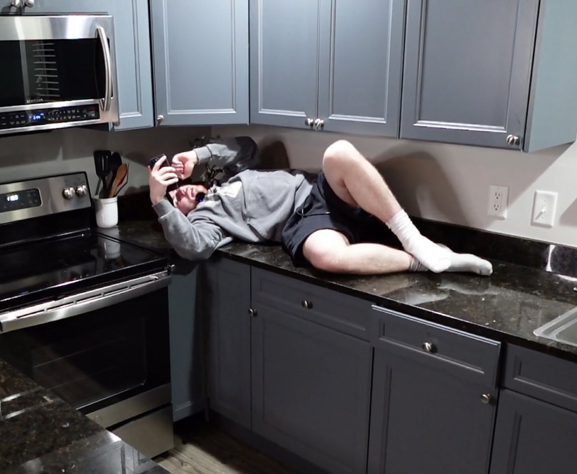 the most unserious stream i have ever watched in my life like why are we laying on the counter there are real tears in my eyes