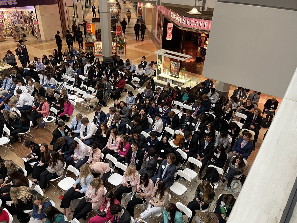 What an amazing day at the DECA District 6 Competition.  So proud of all of our members!!  We had 34 students qualify for State!!!

Overall Medals
🏆1st - 4
🏆2nd - 10
🏆3rd - 3
🏆4th - 7
🏆5th - 1
🏆6th - 3