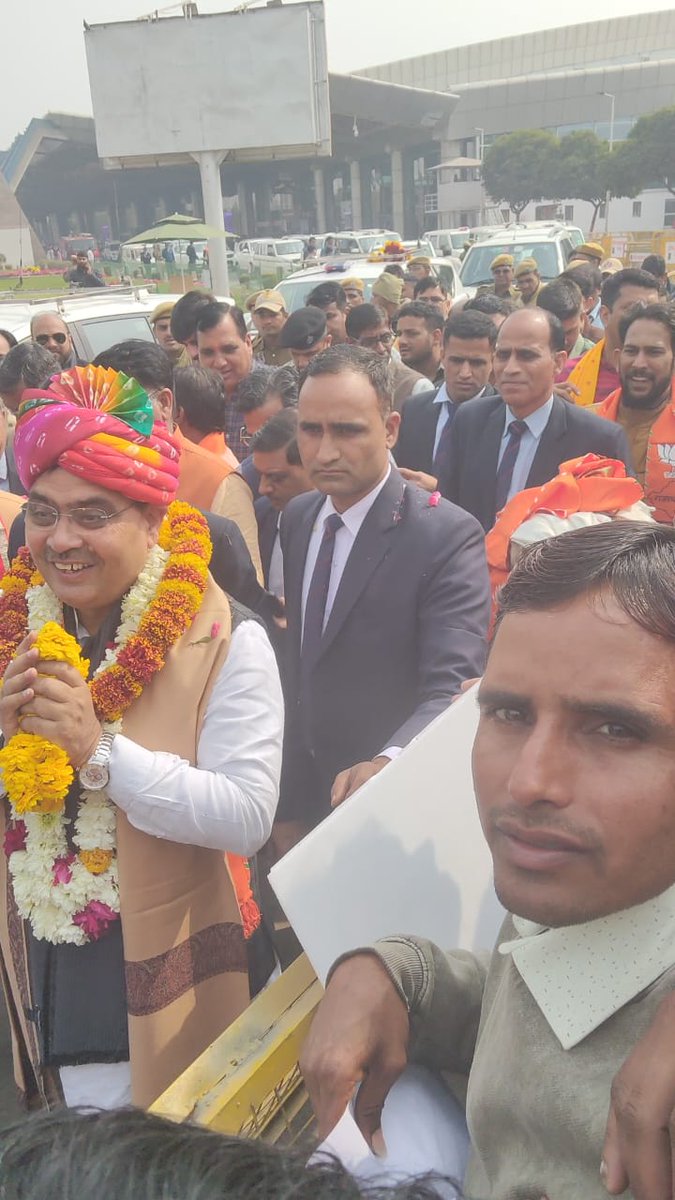 Shivram_gurjar_'s tweet photo. #आमरण_अनशन 2 फरवरी 2024 से
फार्मासिस्ट भाई दीपक छंगाणी जी धरनार्थियों के साथ बैठेंगे🪔🙏🚩
#SIHFW_धरना दिन 14
अब जब तक जान है तब तक लड़ेंगे

@BhajanlalBjp
@pantlp
#नर्सिंगऑफिसर_पैरामेडिकल_को_नियुक्ति_दो
#फार्मासिस्ट_भर्ती2023_पूरी_करो https://t.co/99QCsvdbrQ