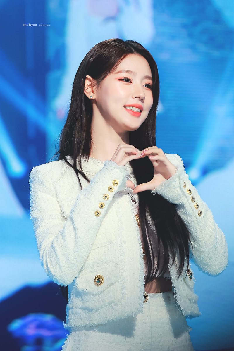 37_zip_'s tweet photo. #미연이생일에_빠져든다_빠져든다
#HappyMiyeonphroditeDay

미연날 미연시💚💖
영원한 우리공주 너무 생일축하해 https://t.co/pCyDGtbWC1