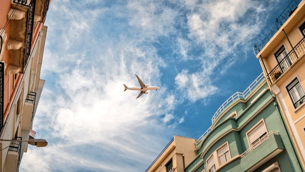 El mejor día y la mejor hora para comprar vuelos baratos, según los expertos. <a href="/viajar/">Revista Viajar</a> viajar.elperiodico.com/viajeros/mejor…