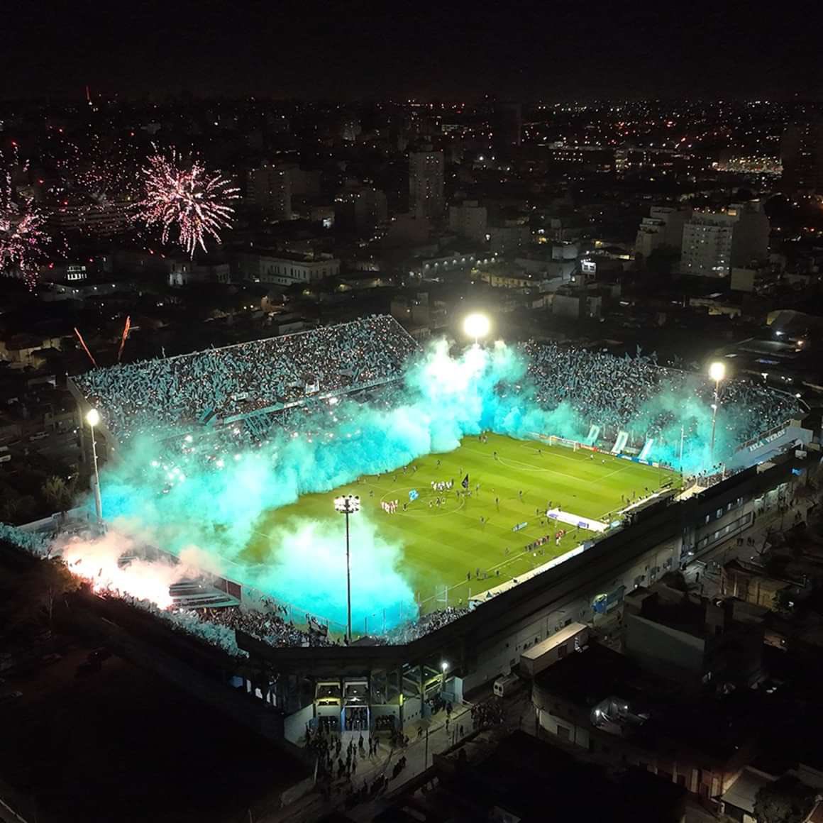 Lo que pocos pueden decir realmente, hoy volvemos a casa. Volvemos a nuestro hogar, a nuestro barrio donde vivimos los momentos más felices y los no tan lindos. Como dice la canción en las buenas y en las malas. Pero no venimos para ser campeones venimos porque te queremos