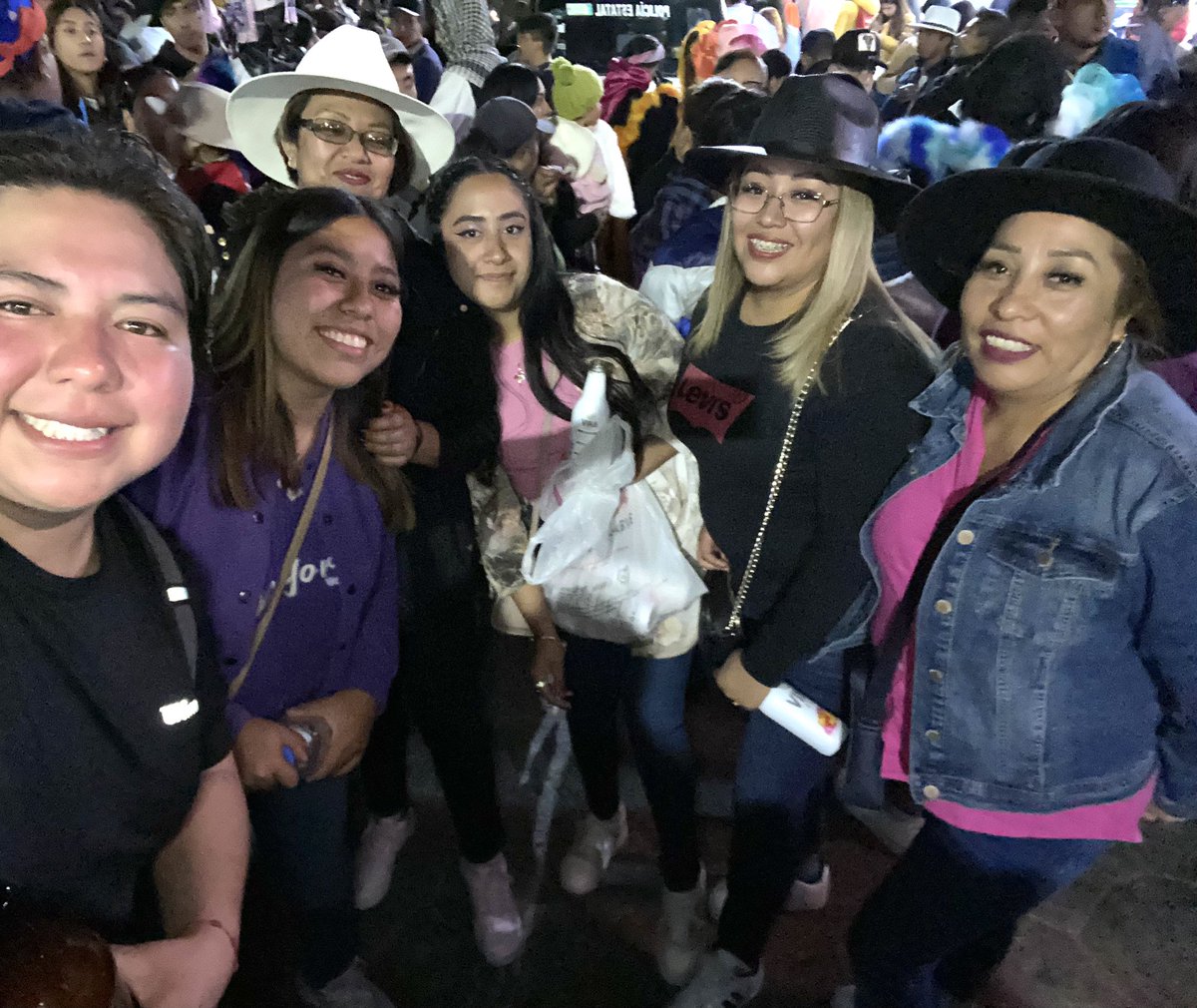 IvoonneGarces's tweet photo. Desde una amiga que cuida mandándome what a unas que me llevan por el mal  😅🥴
#Carnaval2024 
-#CAN2023 https://t.co/qMRVFMBtKI