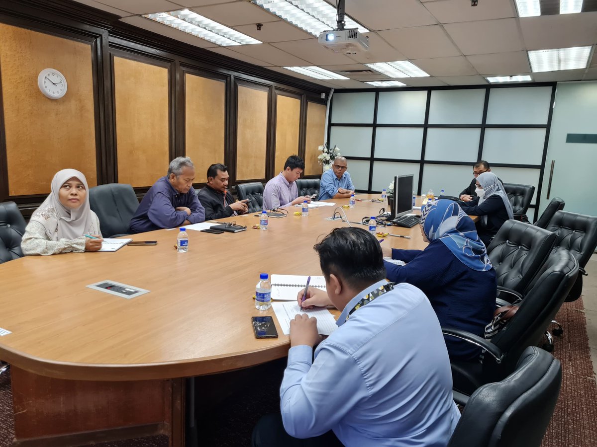 🗓️31 Jan 2024 
📷Bilik Mesyuarat UPPP, Tgkt 5, Blok F

Perbincangan berkaitan Pembangunan e-Site Diary bersama Pasukan Projek J10 dan Pegawai BPPA yang dipengerusikan KU UPDPPP

<a href="/JKRCPAB/">Caw. Perancangan Aset Bersepadu, JKR Malaysia</a> <a href="/btm_cdpk/">Bahagian Teknologi Maklumat, CDPK</a> <a href="/RoslanisE/">Roslan bin Ismail</a> <a href="/Atikahz605/">Atikah zakaria</a>