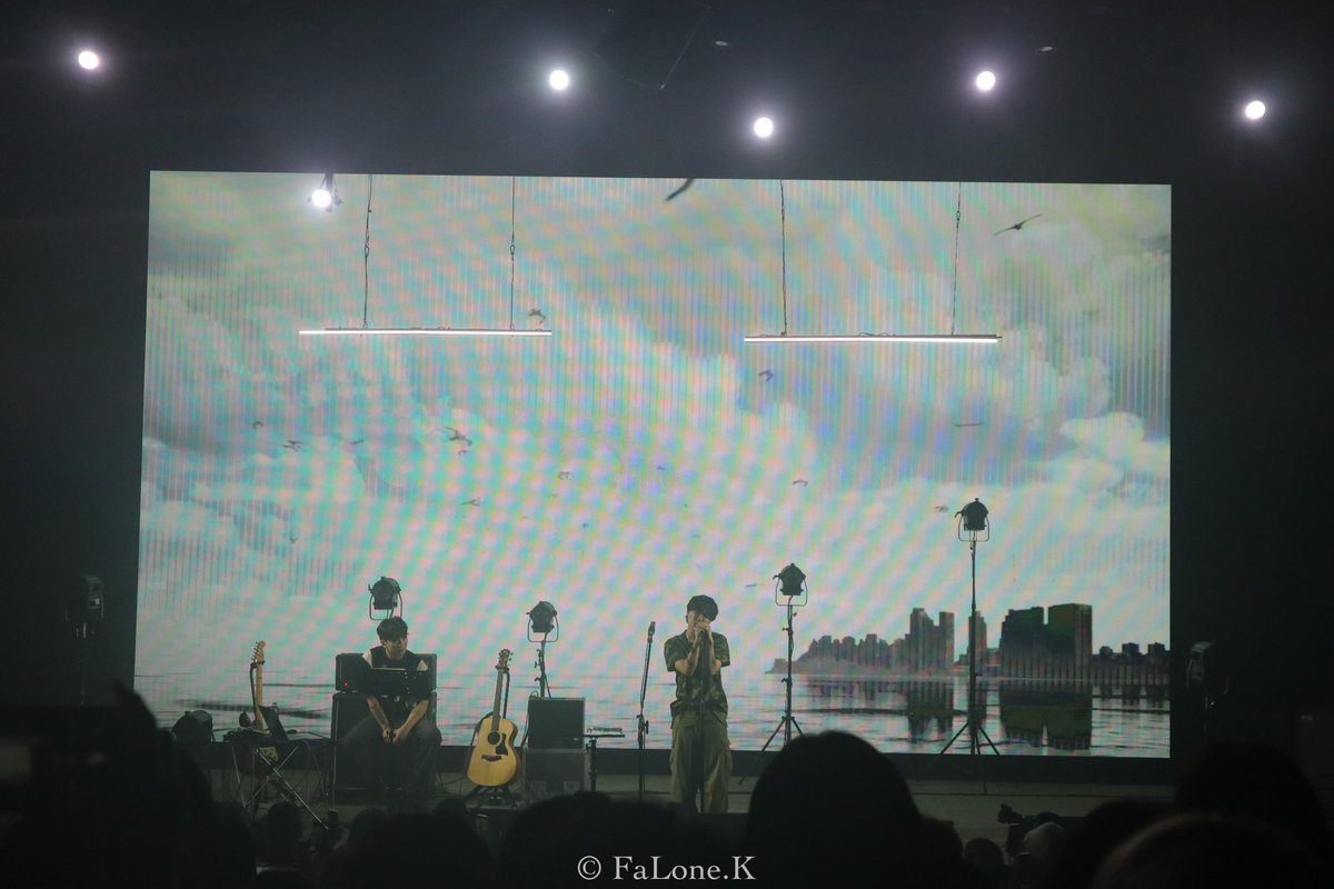 Falonephone's tweet image. งานนี้พาศิลปินไปหลายที่เลย จะไล่ลงตั้งแต่เพลงแรกนะคับ 🥹 
พาไปชมวิวตึกสูง
พาไปชมนกริมทะเล
#DVWNLiveInBangkok #DvwnLiveinbkk 
#LightsourceTH
#VeryLive