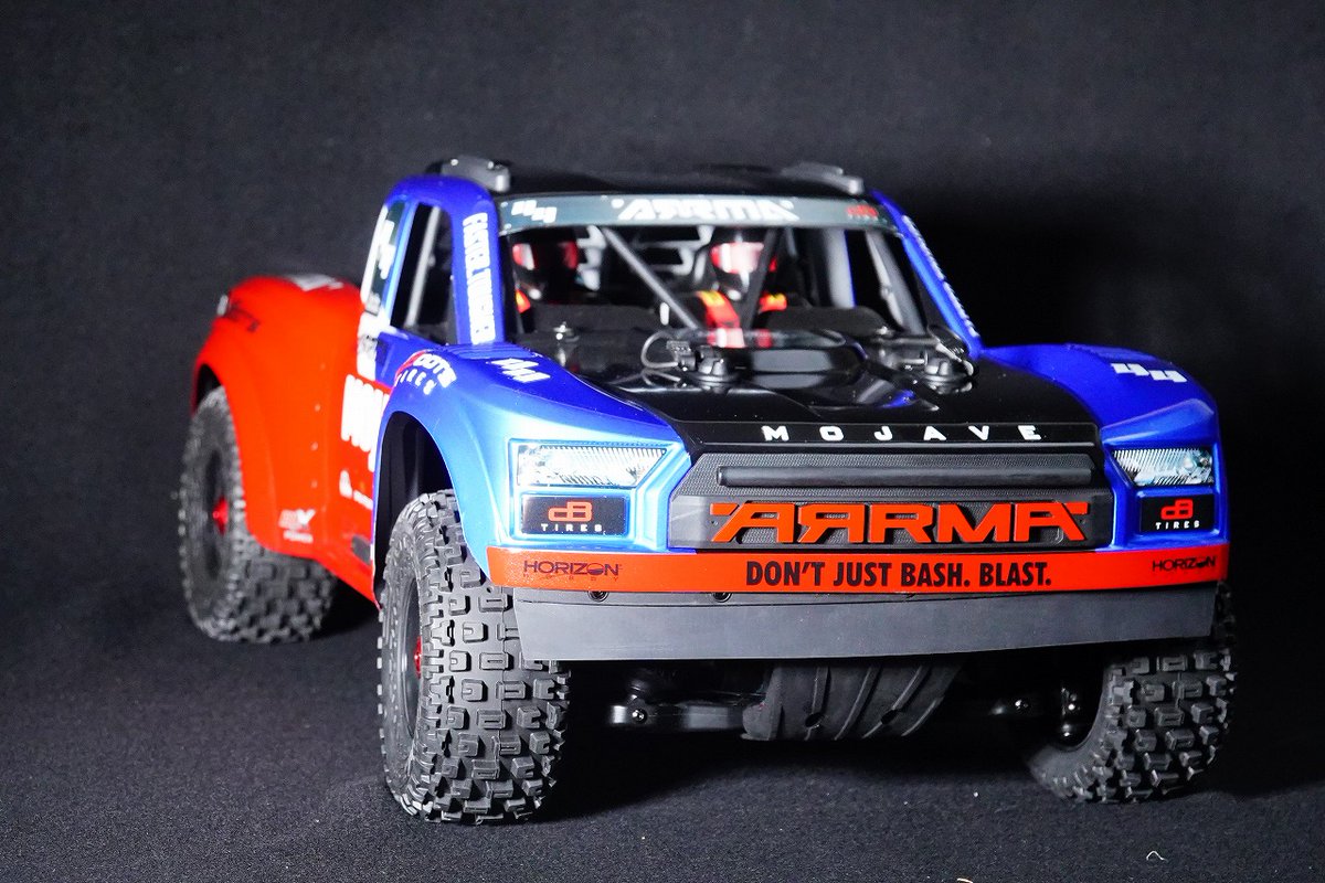 OBLHOBBY's tweet image. 在庫即納　 ＃ホライズンホビ―　＃Horizonhobby 1/8 ＃MOJAVE 4X4 4S BLX Desert Truck RTR, White　【＃ARRMA - ARA4404T1】【＃ARRMA - ARA4404T2】