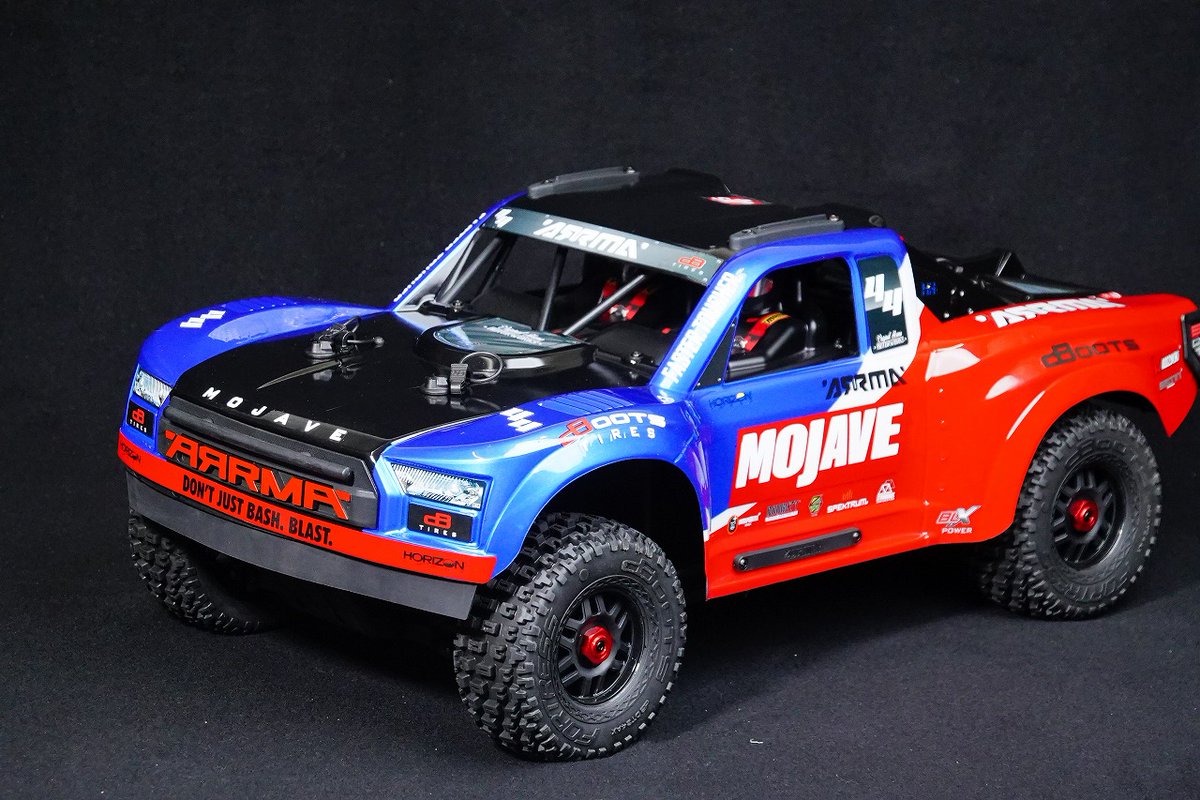 OBLHOBBY's tweet image. 在庫即納　 ＃ホライズンホビ―　＃Horizonhobby 1/8 ＃MOJAVE 4X4 4S BLX Desert Truck RTR, White　【＃ARRMA - ARA4404T1】【＃ARRMA - ARA4404T2】