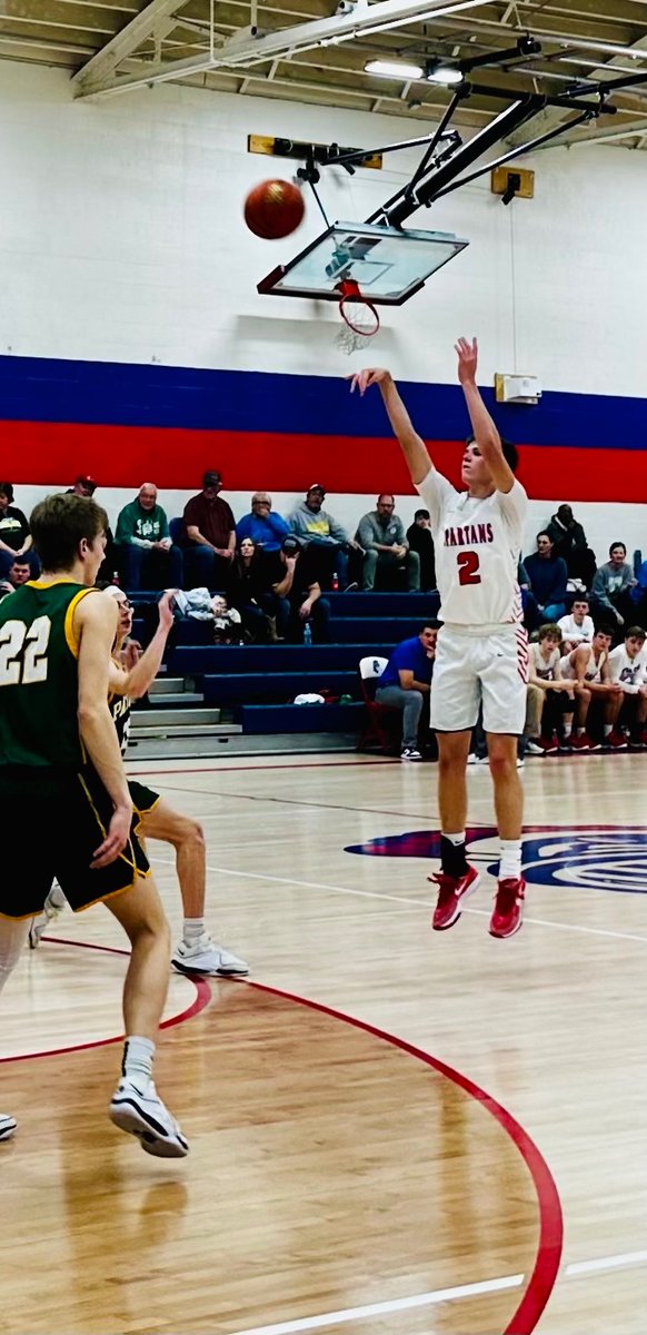 Ian673945590418's tweet photo. Waltonvillle Sophomore Kyle Cooper passes 1000pts @NestoHoops https://t.co/gUO1OngAto