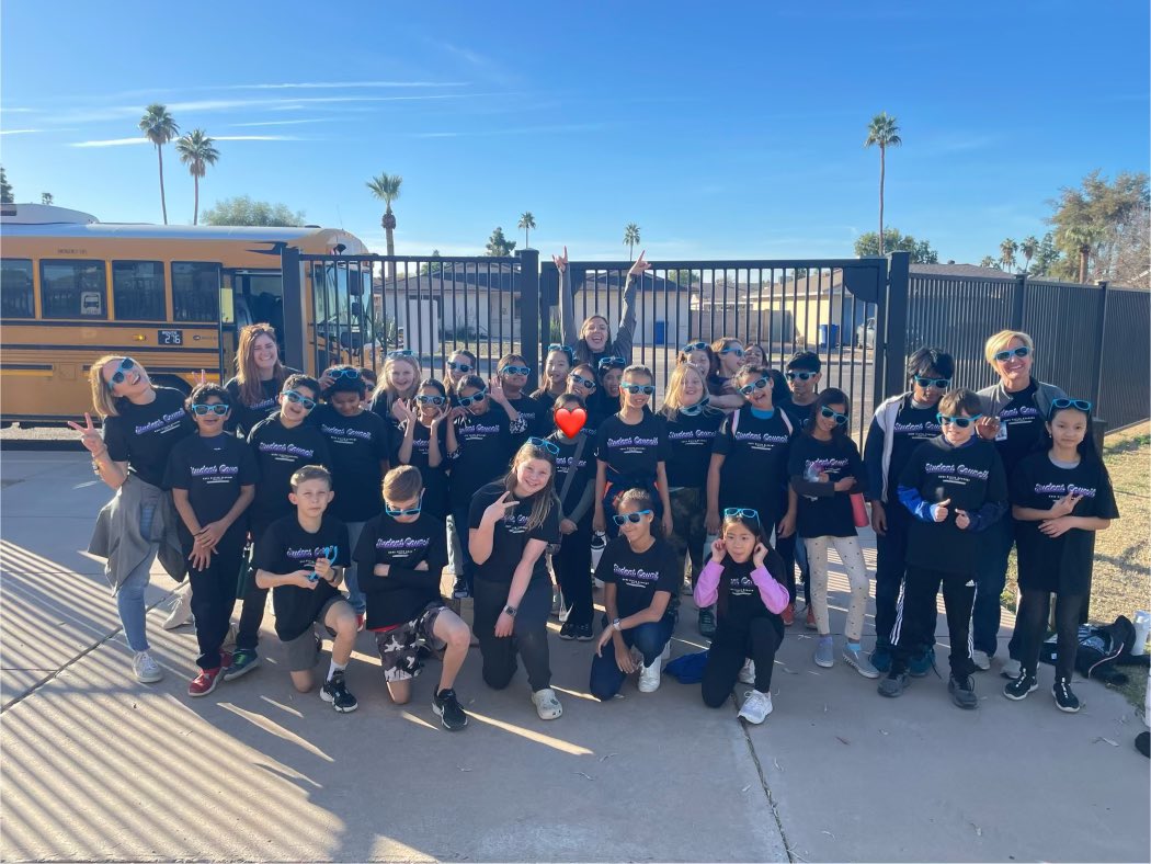 KnoxGifted's tweet photo. Fun in the sun with our amazing student leaders! Thank you @perrypumas for hosting and @chandlerunified for honoring our students. They had a blast! 🎉💜 #kgarocks #studentleadership https://t.co/eiV0NWMUrg