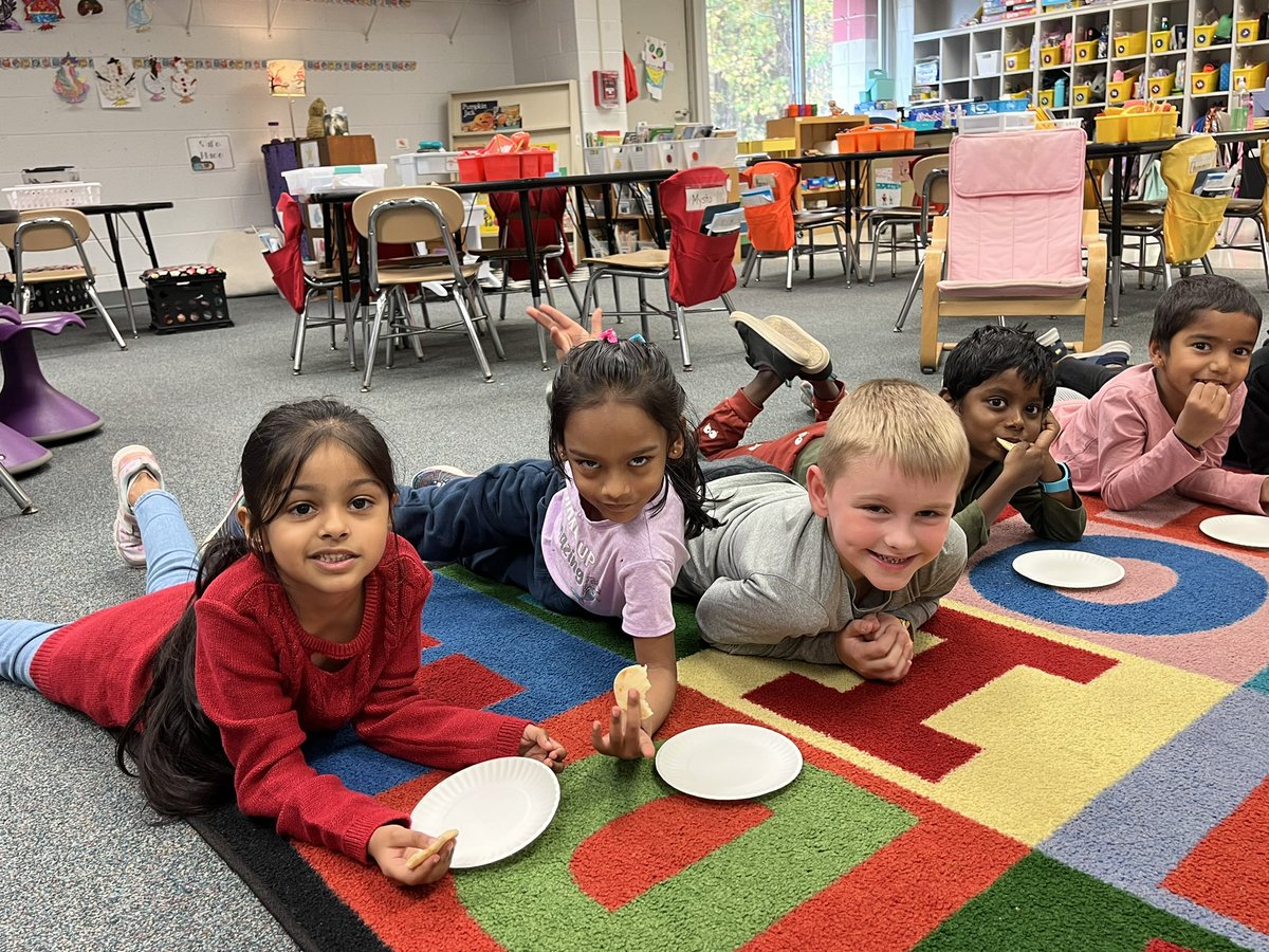 owlsomekinders's tweet image. There is no better way to end our Fry Bread unit than eating fry bread! #ela #frybread #languagecomprehension