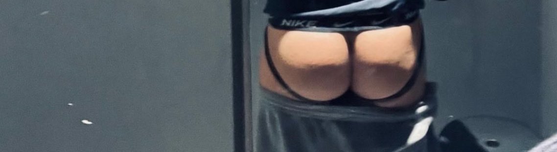 早上被内射完去蹲腿，然后去淋浴间又排了些精液出来。现在在工位还想被肌肉男舔肉逼