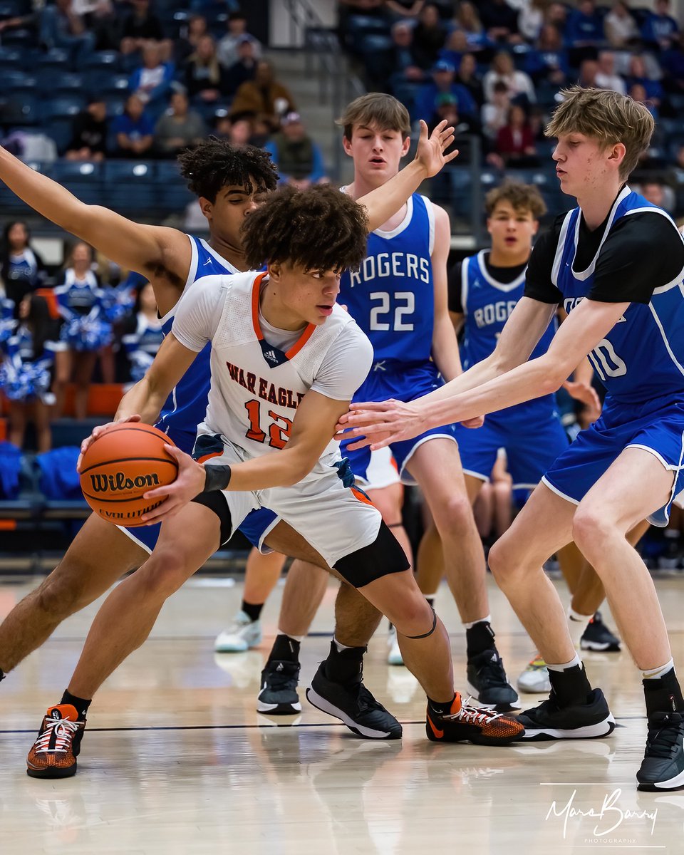 MarcBarryPhoto's tweet photo. @RogersHeritage War Eagles get the overtime win at home over the Mounties.

@war_heritage #wareagles https://t.co/pwHqbfNbTn
