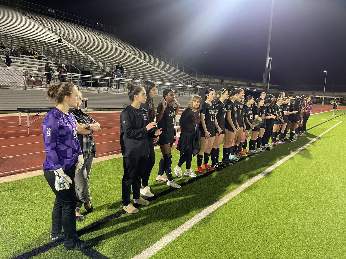 Teacher Appreciation Night was a success! We celebrated amazing teachers that make <a href="/WylieISD/">Wylie ISD</a> so great &amp; all 3 teams got that W! Varsity with a 3-1 win over Rowlett. <a href="/ken_soccer7/">ken</a> ⚽️⚽️
<a href="/taylorkkelly07/">Taylor Kelly</a> ⚽️
<a href="/MiaMackRomero07/">MiaMackRomero07</a> 🎯
<a href="/MaciHatz/">Maci Hatz</a> 🎯
<a href="/AhmoCaptain/">AHMO Captain</a> <a href="/WylieNews/">The Wylie News</a> <a href="/DFW_Girls_HS_VS/">DFW Girls HS Varsity Soccer</a>
