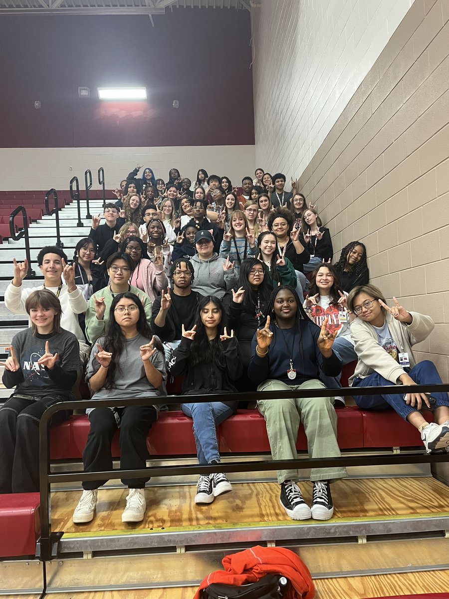 Weiss Choir tweet media