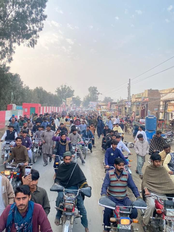 waseemgashkori's tweet photo. شکریہ محمودکوٹ کی غیور عوام.... ❤
یہ تو صرف ٹریلر ہے فلم جمعہ کو ہو گی 
🦅
تیار ہو محمودکوٹ انشااللہ ملے گے جمعہ کو 
✌️❤️
#PP277 
#IPP 
@GashkoriNiaz https://t.co/YyrSEfUfCz