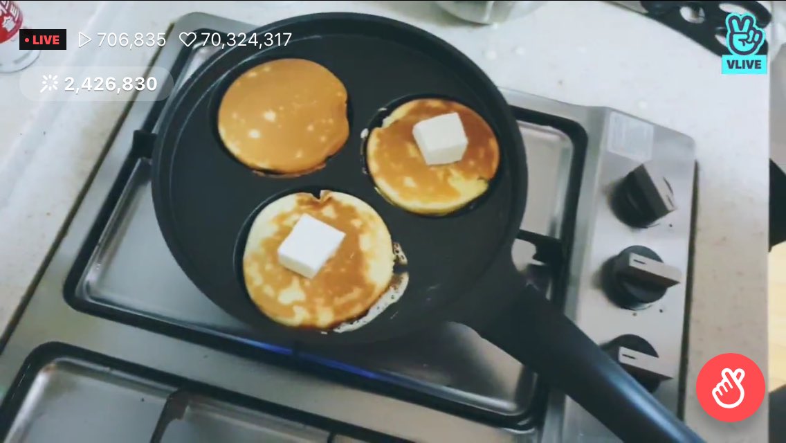 thrccracha's tweet photo. 2020 🥲                                      2024 🥲 https://t.co/YY7AVpKBmf