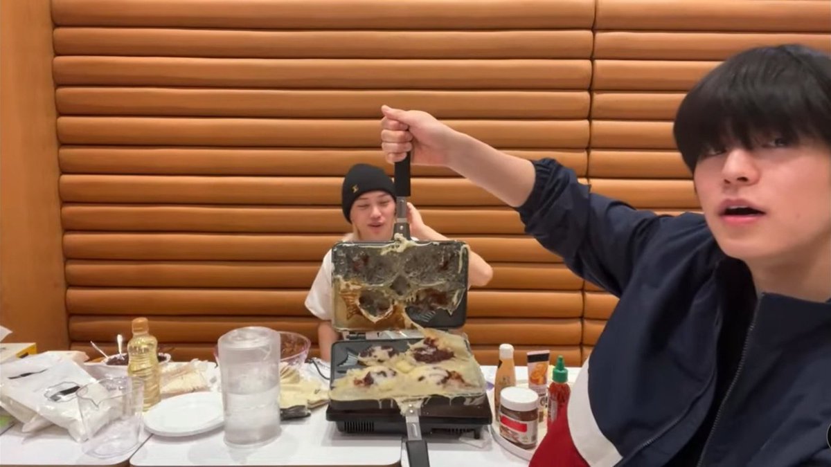 thrccracha's tweet photo. 2020 🥲                                      2024 🥲 https://t.co/YY7AVpKBmf