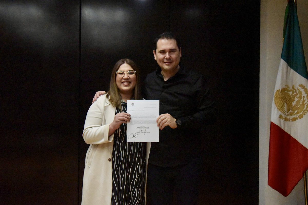 AdolfoSalazar_'s tweet photo. Felicito a @AlcarazSheila, hoy le tomé protesta como Coordinadora del Instituto Sonorense de las Mujeres, encomienda que le confía nuestro Gobernador Alfonso Durazo siendo una mujer joven destacada.
Confío en su capacidad para alcanzar los objetivos de la institución y el Estado. https://t.co/du9GWNNa9K