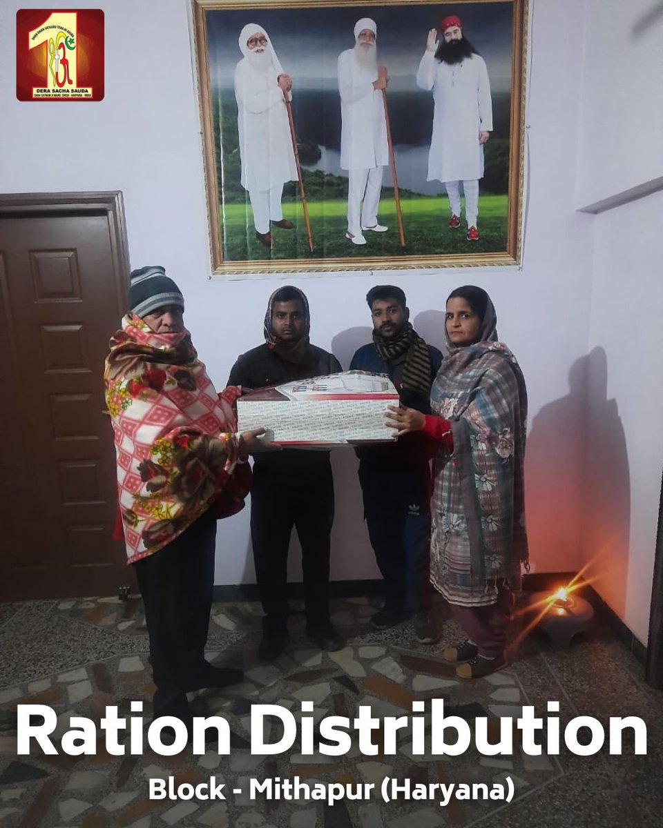 DSSNewsUpdates's tweet photo. #DeraSachaSauda volunteers spreading warmth and hope! This month, they've not only provided essential ration but also blankets and warm clothes to families in need. Let's keep the spirit of giving alive! #FoodBank #HelpingHand #WinterWarmth https://t.co/FuhKxqh1x6